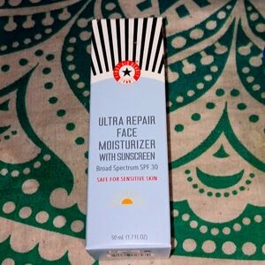 First aide beauty Ultra repair face moisturizer with sunscreen with SPF 30